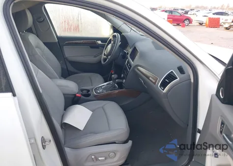 2015 Audi Q5 3.0T Premium Plus z USA, uszkodzony, nr VIN WA1WGAFP3FA077121